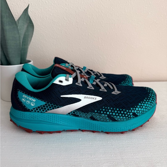 Brooks Trail Turquoise/Black Divide 3 Athletic Sneakers - Picture 4 of 14